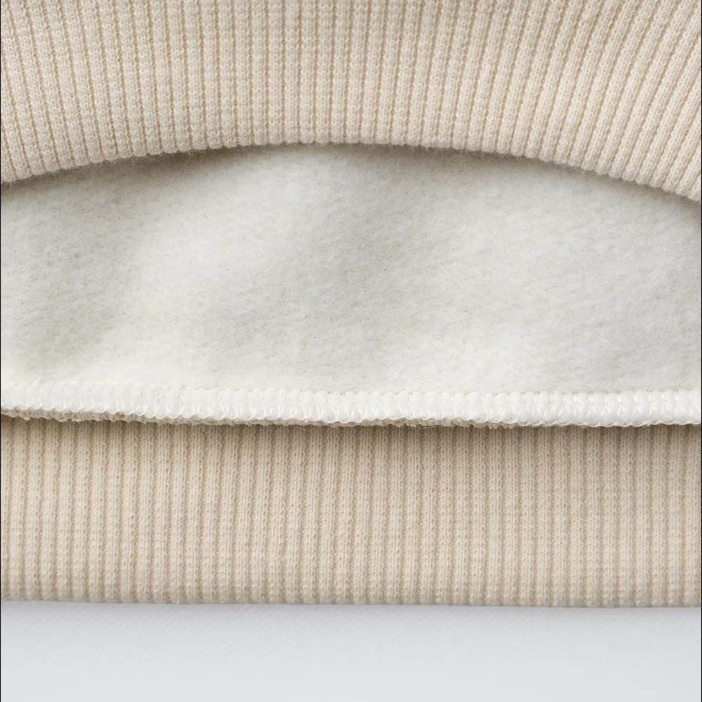 Zara Hello Kitty Sweater NWT | size 12-18 months - Picture 4 of 8